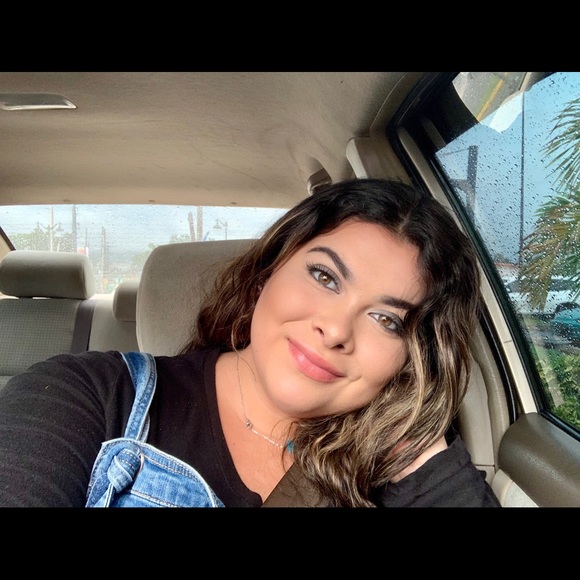 Meet your Posher, Javihana - Picture 1 of 1